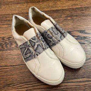 The Flexx White Loafers